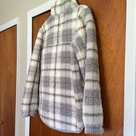 Sherpa Half-Zip Elevated Trim Sweatshirt - Picture 7 of 8